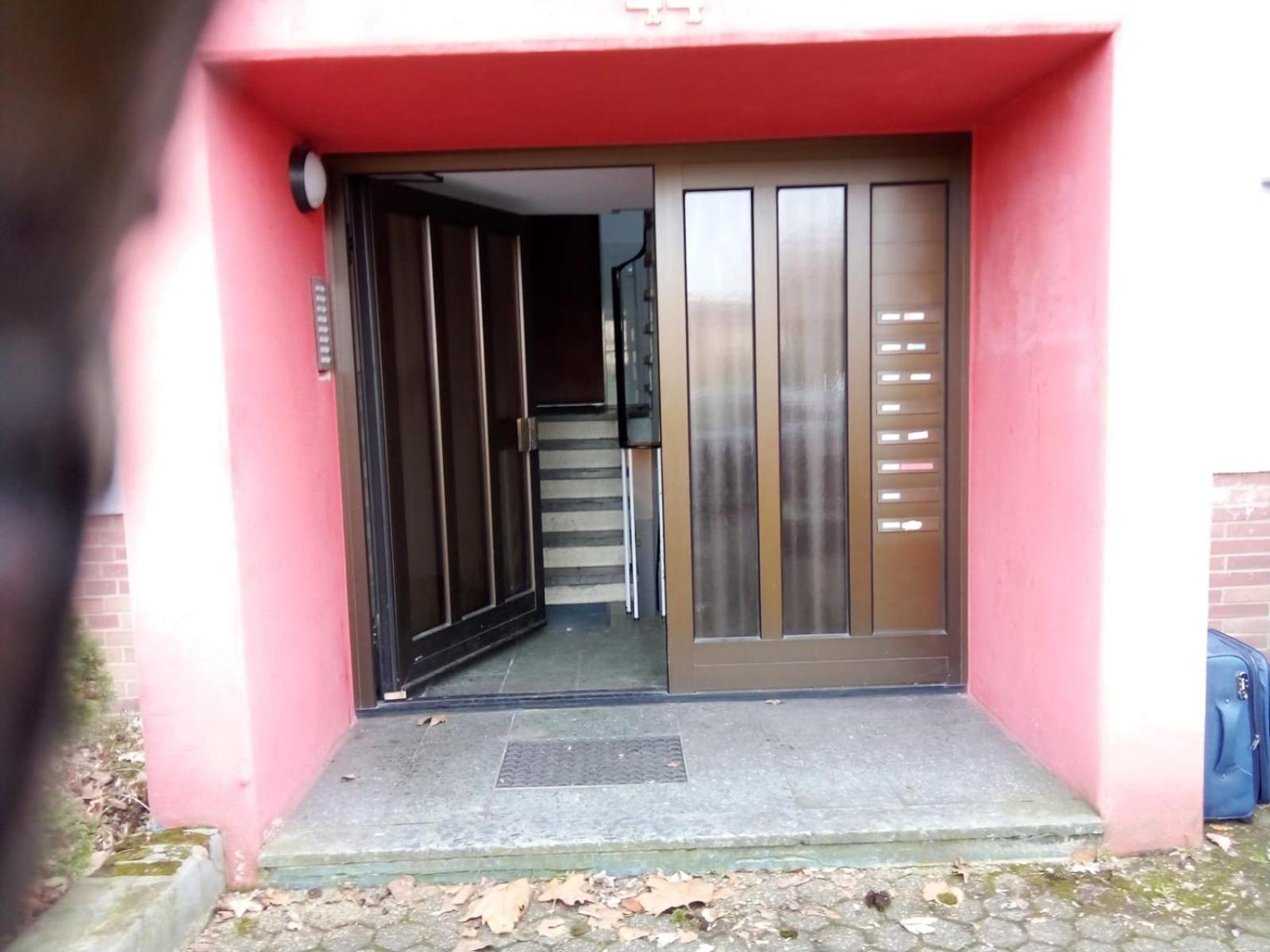 Ferienwohnung Monteurwohnung Messewohnung Duisburg Sued Grenze Duesseldorf 6 Personen Exterior foto
